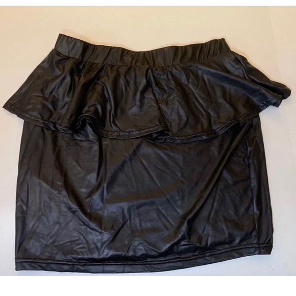 Black Pleather Faux Leather Mini Skirt - Picture 6 of 8